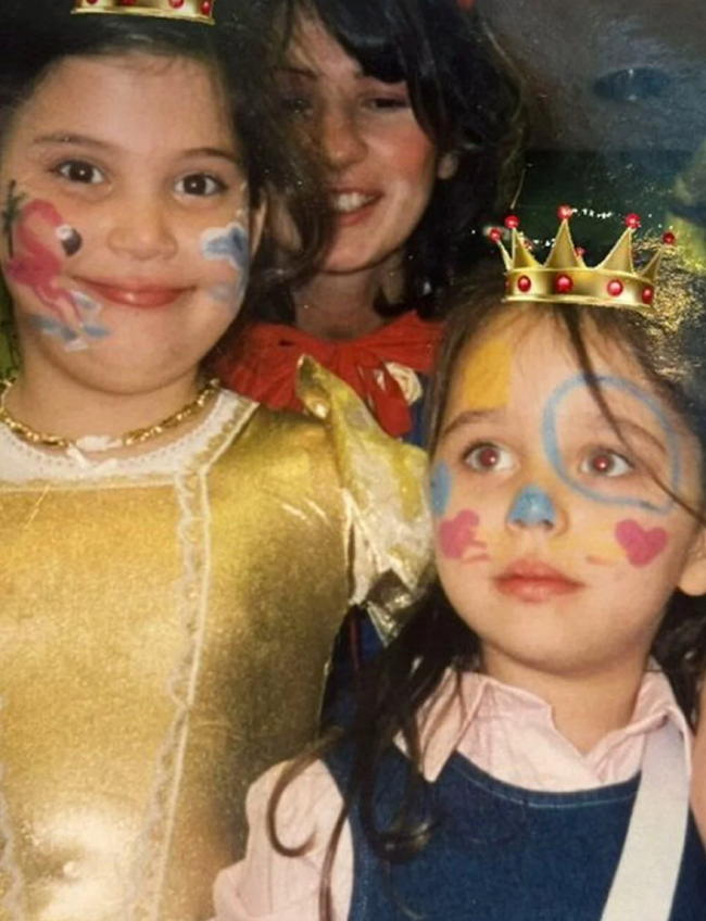 Feyza Civelek'in paylaşımı gündem oldu! Ünlü oyuncunun kızıyla çocukluk arkadaşıymış