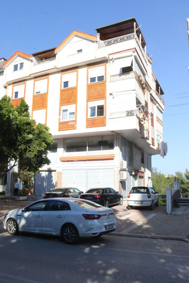 Fransa'da yaşayan gurbetçi aile hayatlarının şokunu yaşadı! Antalya'da aldıkları eve tatile gelen çift evin başkalarına kiralandığını gördü - Resim : 3