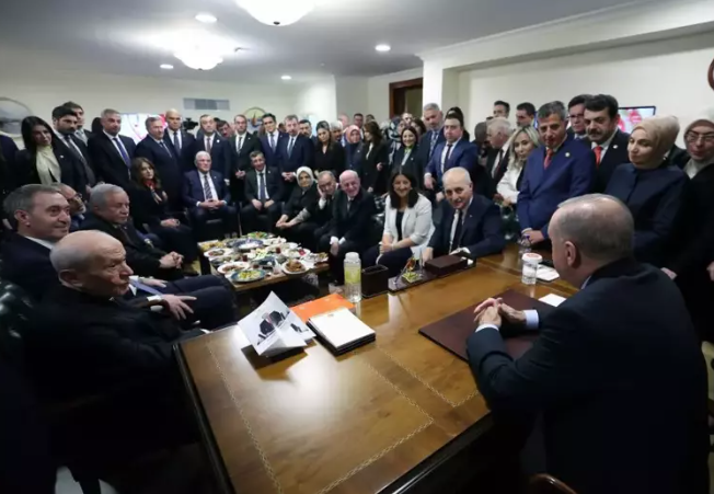 Erdoğan’dan sürpriz görüşme: Yeni yasama yılı açılışına damga vuran fotoğraf