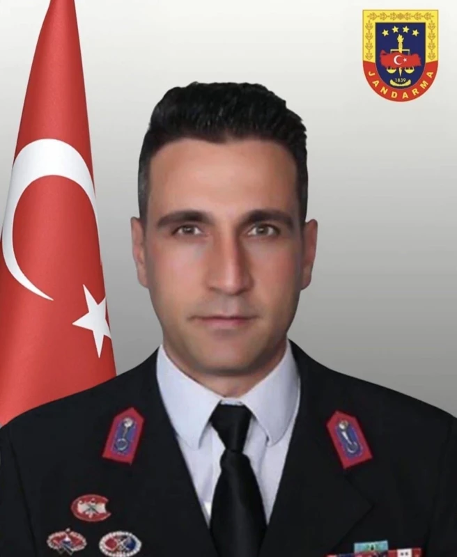 Jandarma aracı otomobille çarpıştı: Faciada şehitlerimiz var...