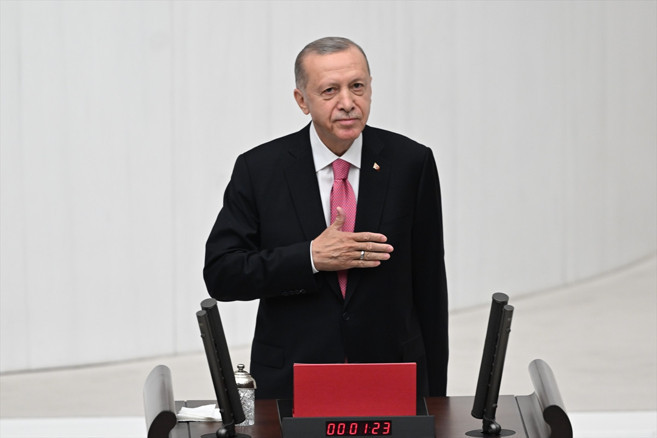 Dünyanın gözü bu törendeydi. Cumhurbaşkanı Erdoğan yemin etti, yeni dönem resmen başladı