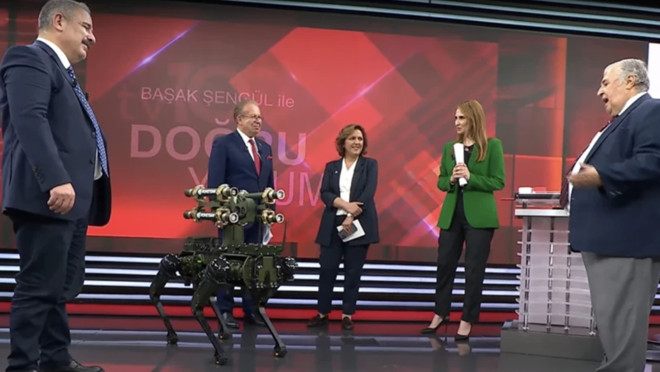 Türkiye’nin ilk insansız robot köpeği KOZ tv100’de! Sinan Burhan ve Masum Türker arasında eğlenceli diyalog! - Resim : 2