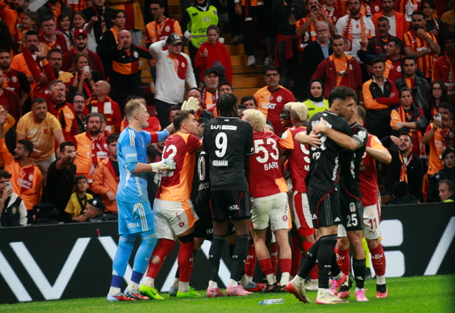 Nefes kesen maç! Galatasaray- Beşiktaş derbisinde kazanan çıkmadı