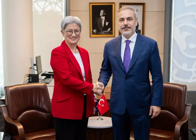 Dışişleri Bakanı Hakan Fidan, 80. BM Genel Kurulu'nda peş peşe görüşmeler - Resim : 2