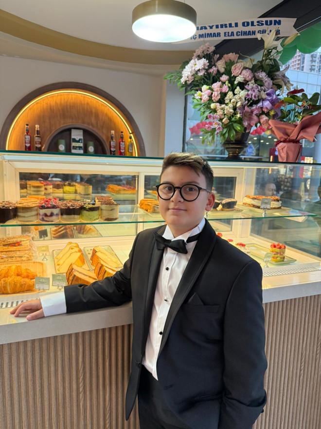 10 yaşındaki girişimci Aybarshan Erkoç, kendi kahve markasını kurdu: Faralli Coffee kahve severlerin yeni rotası