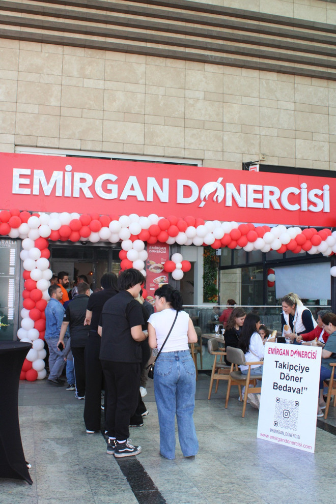 Emirgan Dönercisi'nden şenlik gibi açılış! Lezzetini Ankara'ya da taşıdı