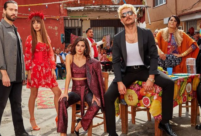 Merakla beklenen “Üç Kuruş” dizisinden afiş geldi: Üç Kuruş dizisi nerede çekildi? İşte Üç Kuruş dizisi konusu ve oyuncuları!