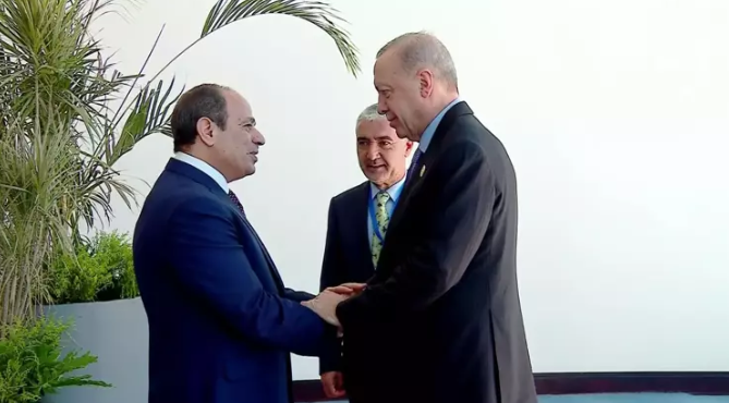 Dünyanın gözü Mısır'daki zirvede! Erdoğan'ın uçağı neden pisti pas geçti? - Resim : 3