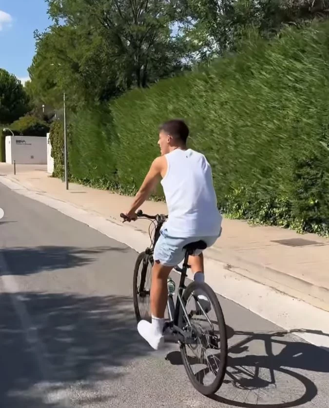 Milli yıldız Arda Güler paylaşımıyla dikkat çekti! İspanya sokaklarında Selda Bağcan yankılandı - Resim : 2