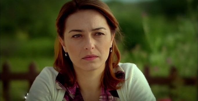 Ayça Bingöl ekranlara geri dönüyor!