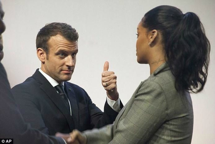 Fransa Cumhurbaşkanı Macron ve Rihanna samimiyeti