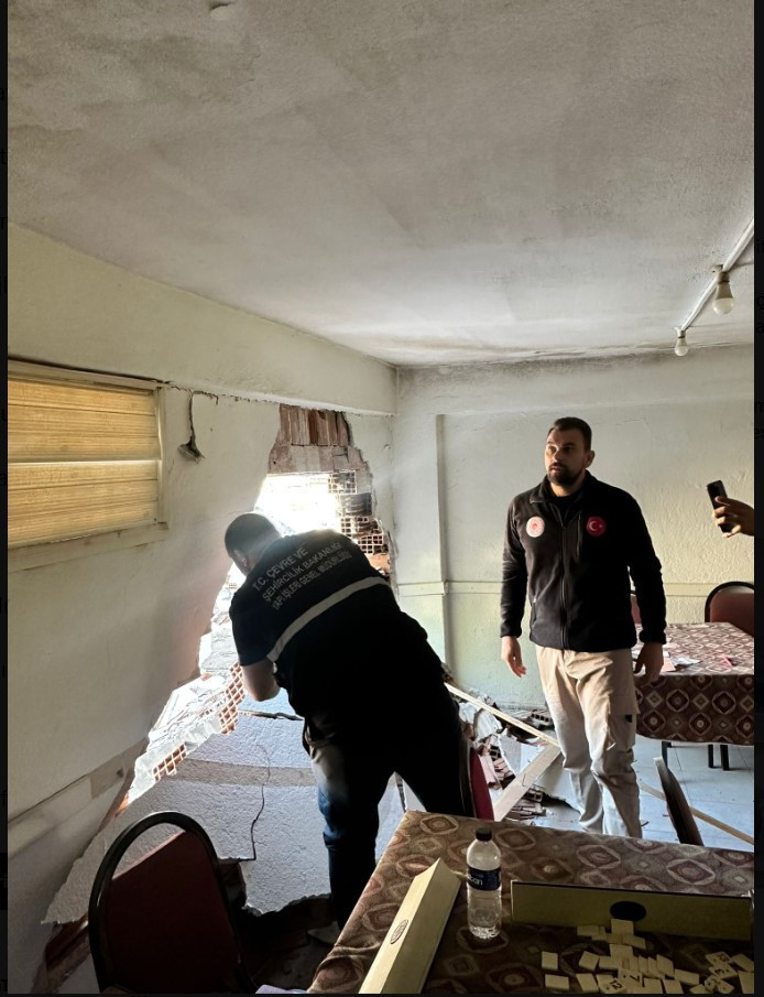 Balıkesir'deki deprem sonrası bakanlık harekete geçti: Bakan Murat Kurum hasar tespit verilerini açıkladı