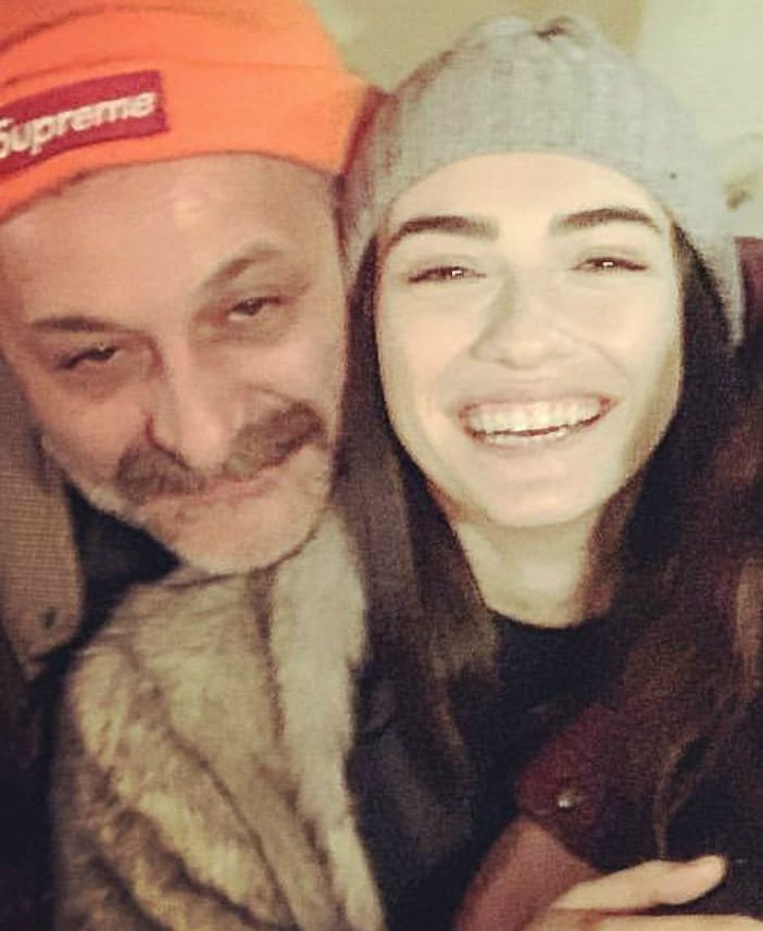 Hazar Ergüçlü sevgilisi Onur Ünlü'nün internet dizisinde rol alacak - Resim : 3