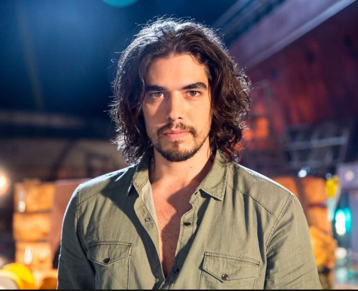 Erkenci Kuş dizisinin kadrosuna hangi ünlü oyuncular katıldı? - Resim : 4