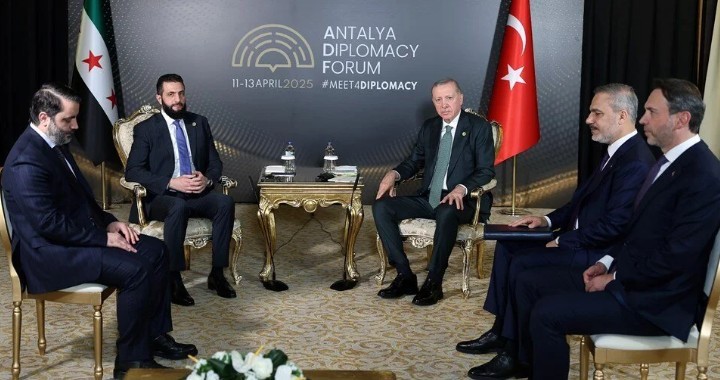 Cumhurbaşkanı Erdoğan'dan kritik görüşme: Ahmed Şara ile bir araya geldi - Resim : 2