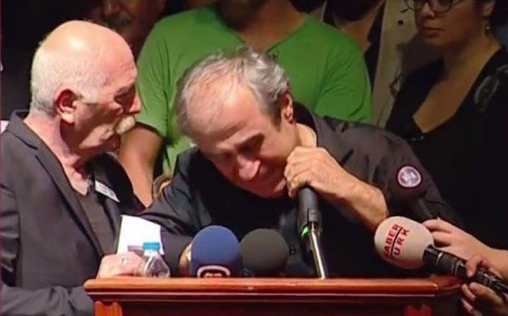 Türk sinemasının efsanesi Tarık Akan uğurlandı - Resim : 3