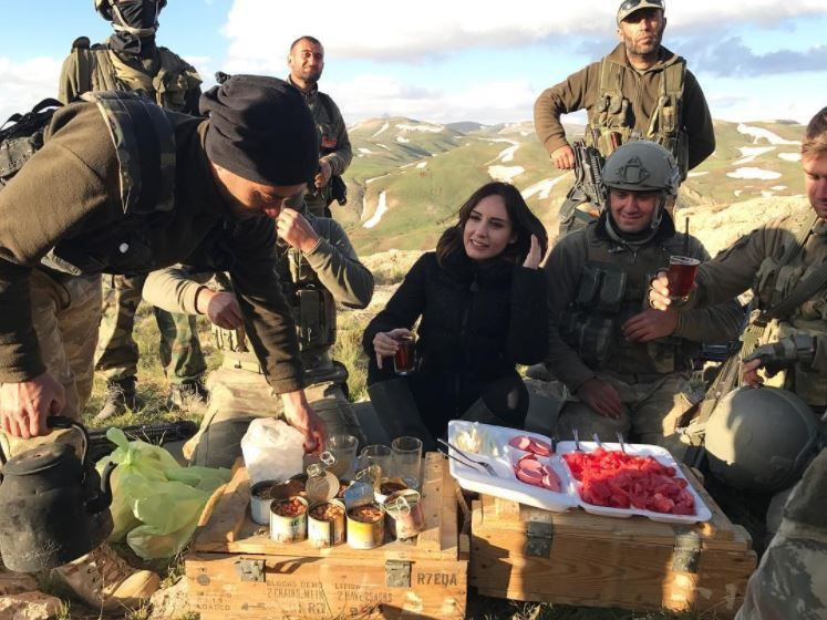 Nazlı Çelik komandolarla Kato Dağı'na çıktı! - Resim : 2