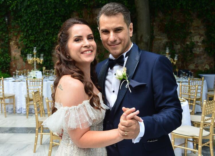 Ünlü oyuncu dünyaevine girdi! Farklı dil ve lehçelerde 30 kez ‘Evet’ dedi