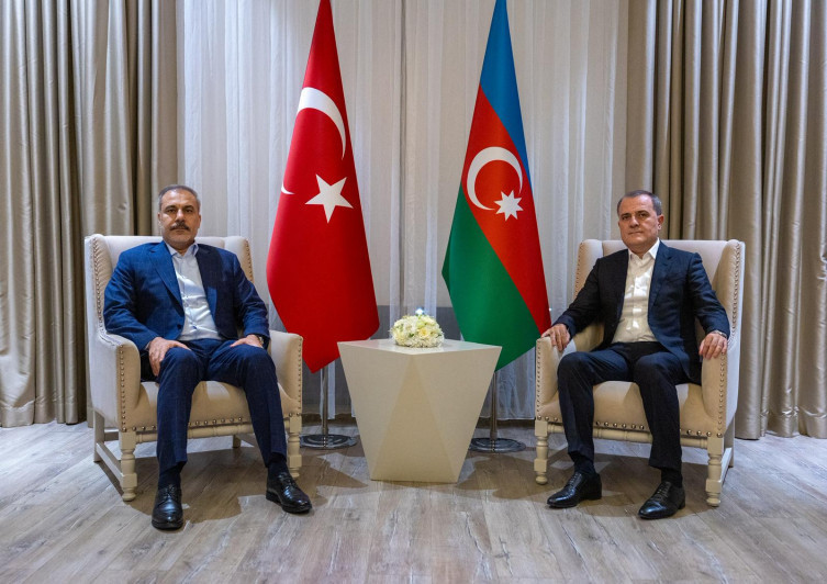 Dışişleri Bakanı Hakan Fidan'dan diplomasi trafiği