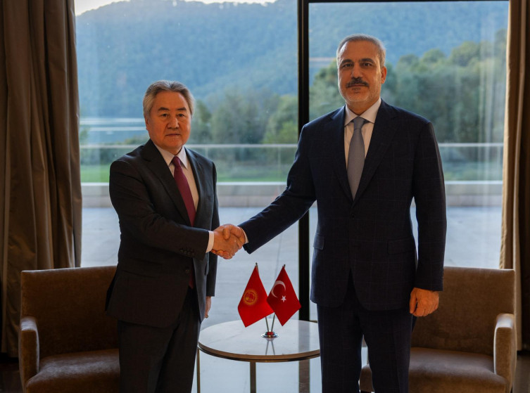 Dışişleri Bakanı Hakan Fidan'dan diplomasi trafiği - Resim : 2