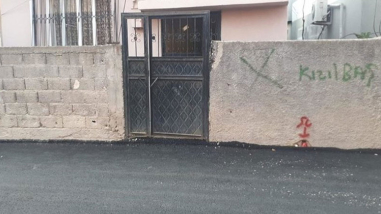 Adana'da Alevilere çirkin provokasyon:  Evlerine çarpı işareti koyup 'kızılbaş' yazdılar