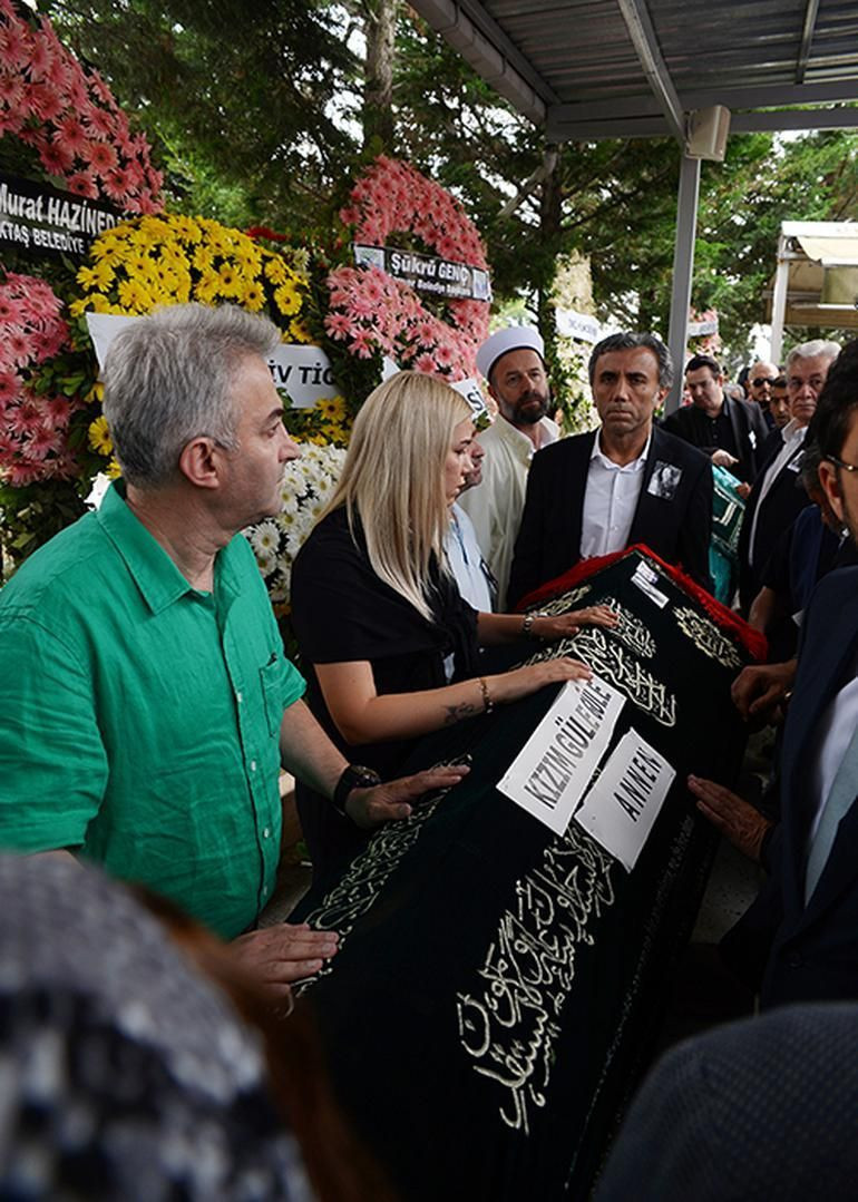 Ayşe Aral son yolculuğuna uğurlandı - Resim : 2