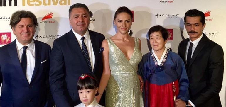 Jürinin yıldızı Tuba Büyüküstün oldu! - Resim : 3