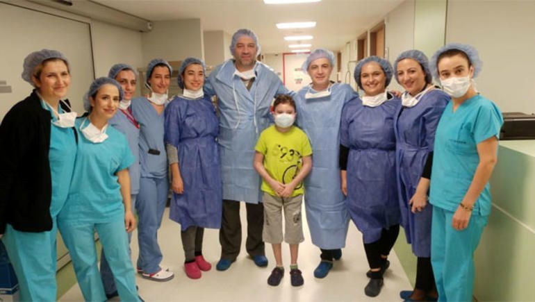 ’Mesut Komiser’den Emir Kaan'a sürpriz ziyaret - Resim : 2