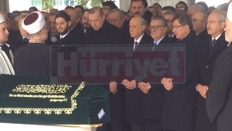 Mesut Yılmaz'ın oğlu Yavuz Yılmaz son yolculuğuna uğurlandı - Resim : 5