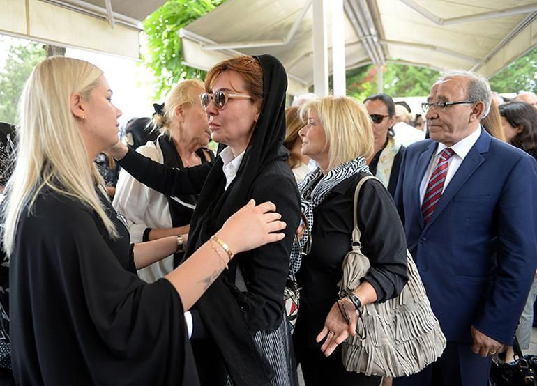 Ayşe Aral son yolculuğuna uğurlandı