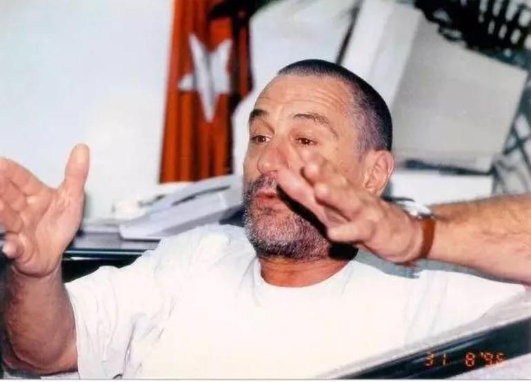 Robert De Niro İstanbul'da kimlik kontrolü yapmış - Resim : 2