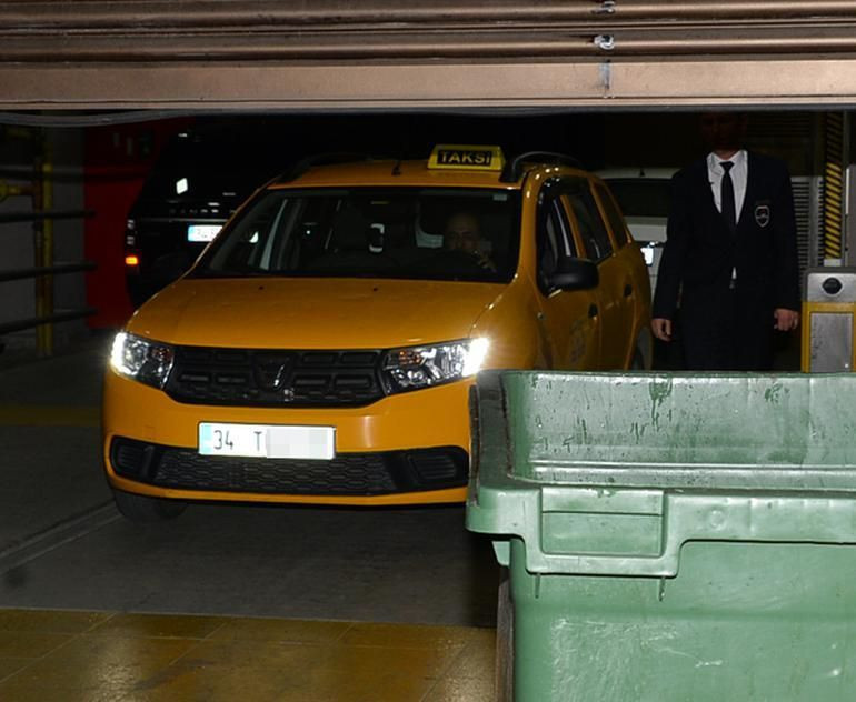 Ebru Şallı ve Uğur Akkuş'un olaylı gecesi! - Resim : 2