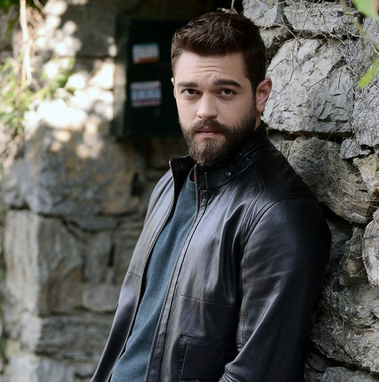 'Kardeş Çocukları' dizisine hangi yakışıklı oyuncu katıldı?