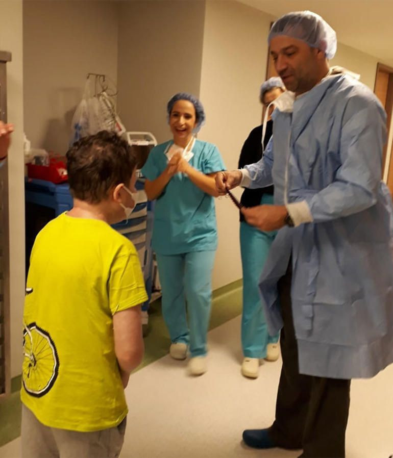 ’Mesut Komiser’den Emir Kaan'a sürpriz ziyaret - Resim : 3