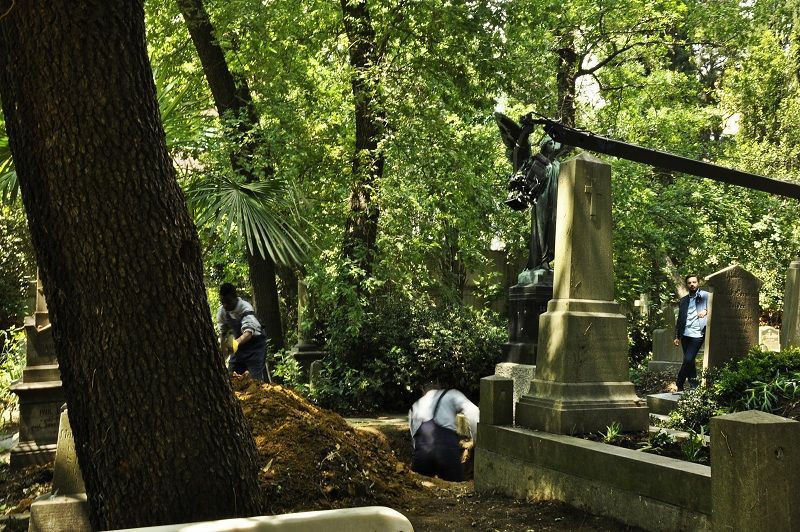 Çekimler tamamlandı, sıra tanıtım videosunda! İşte, Mezarcı’nın setinden son kareler - Resim : 3