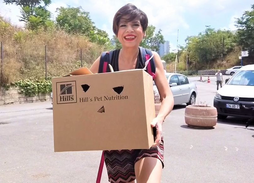 Aydilge hayvan severlerin takdirini topladı