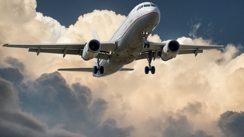 Dünya genelinde iptal edilen uçuş sayısı yeni yılın ilk gününde yaklaşık 4 bin 700’e ulaştı