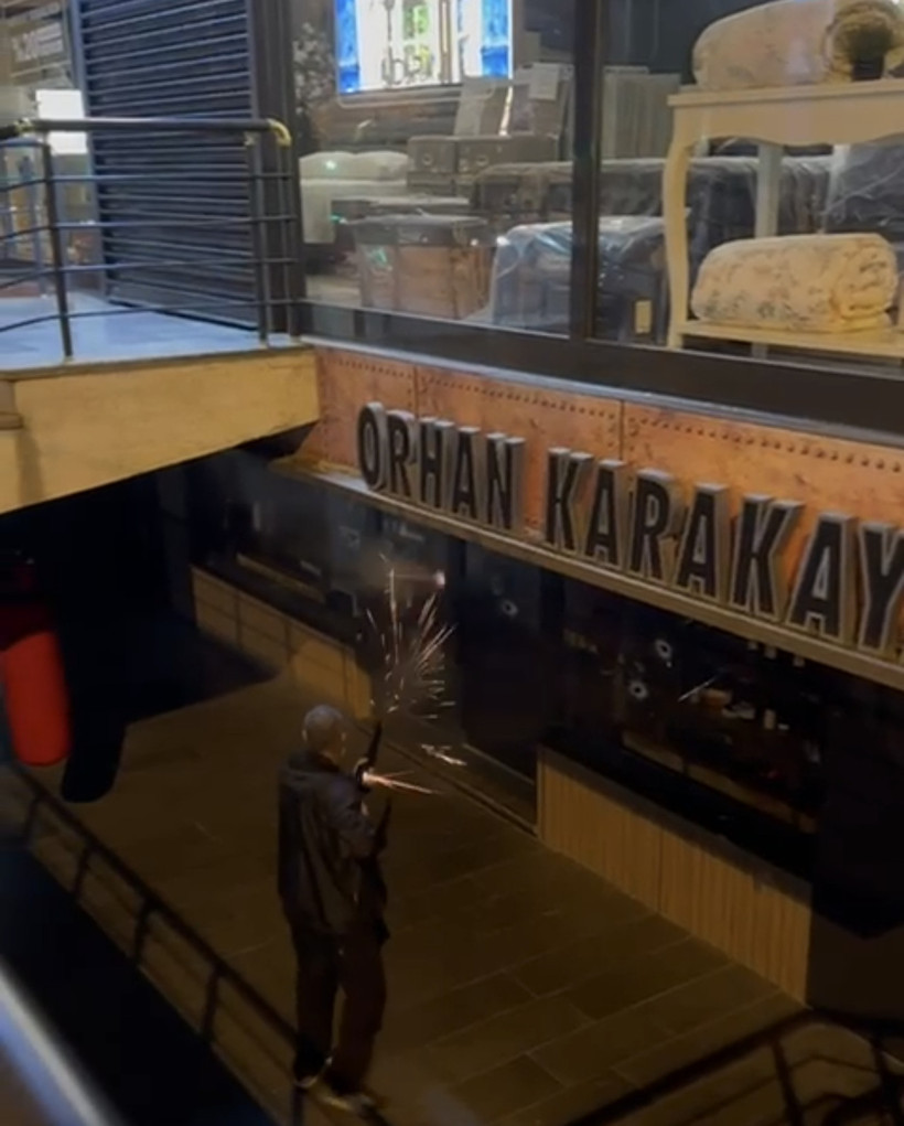 Maltepe'de dehşet! Kuaför salonuna pompalı tüfekle ateş açtı