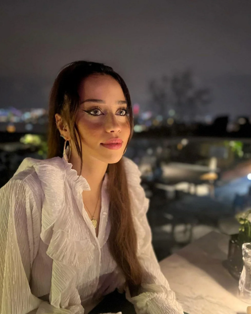 Feyza Civelek'in paylaşımı gündem oldu! Ünlü oyuncunun kızıyla çocukluk arkadaşıymış - Resim : 2