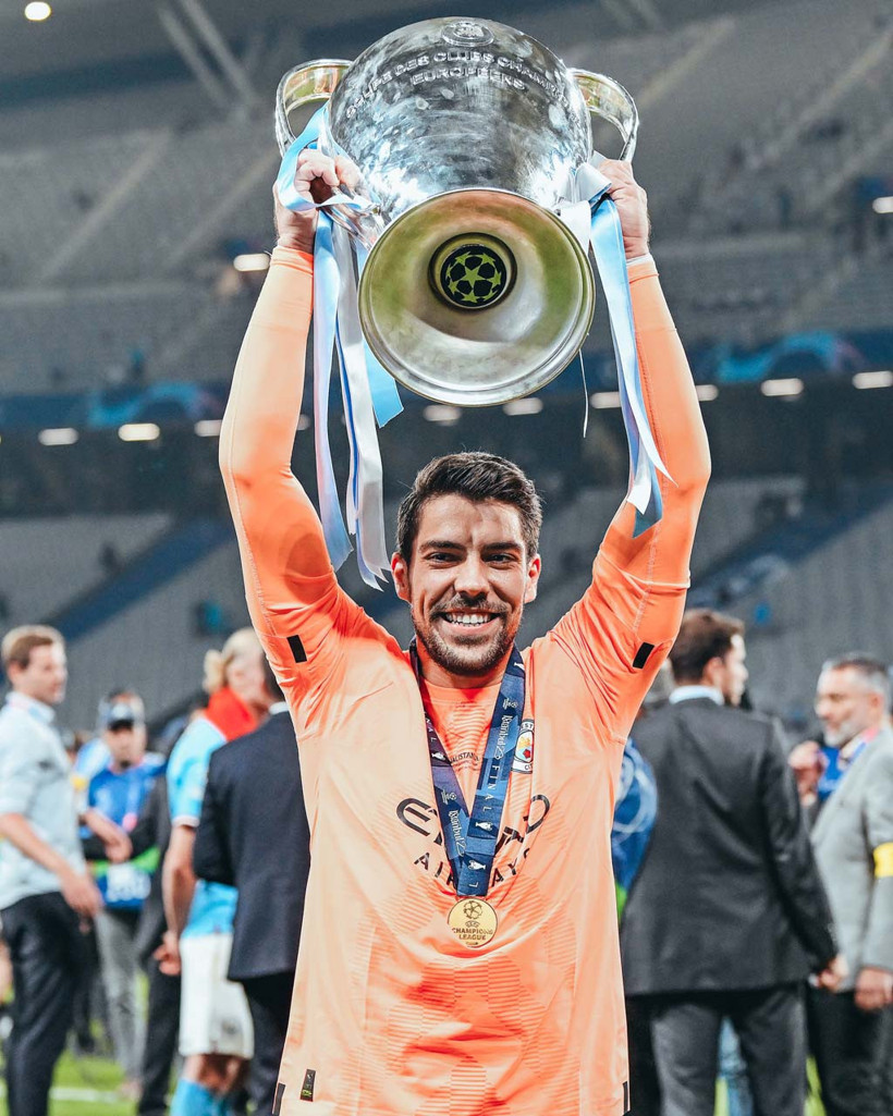 Sürpriz transfer harekatı! Fenerbahçe yeni kalecisini buldu! 8 milyon euroluk yıldız için teklif yapılacak