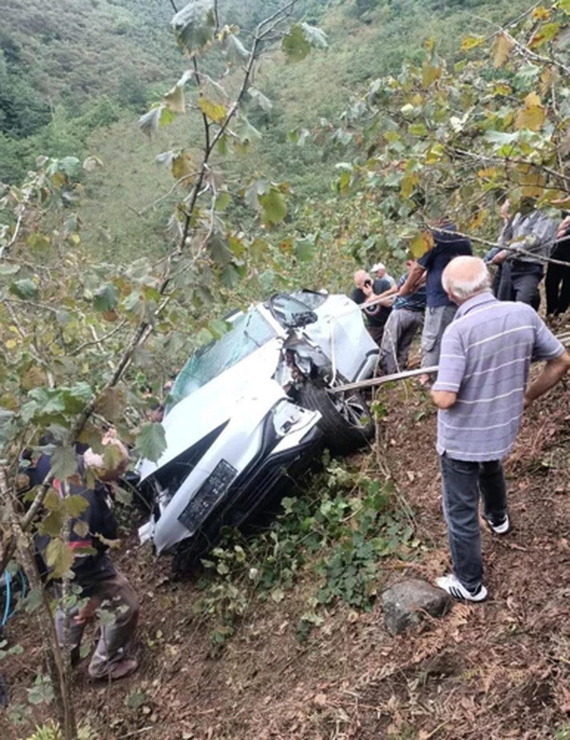 Giresun'da feci kaza: Araç dere yatağına yuvarlandı, ölü ve yaralılar var - Resim : 2