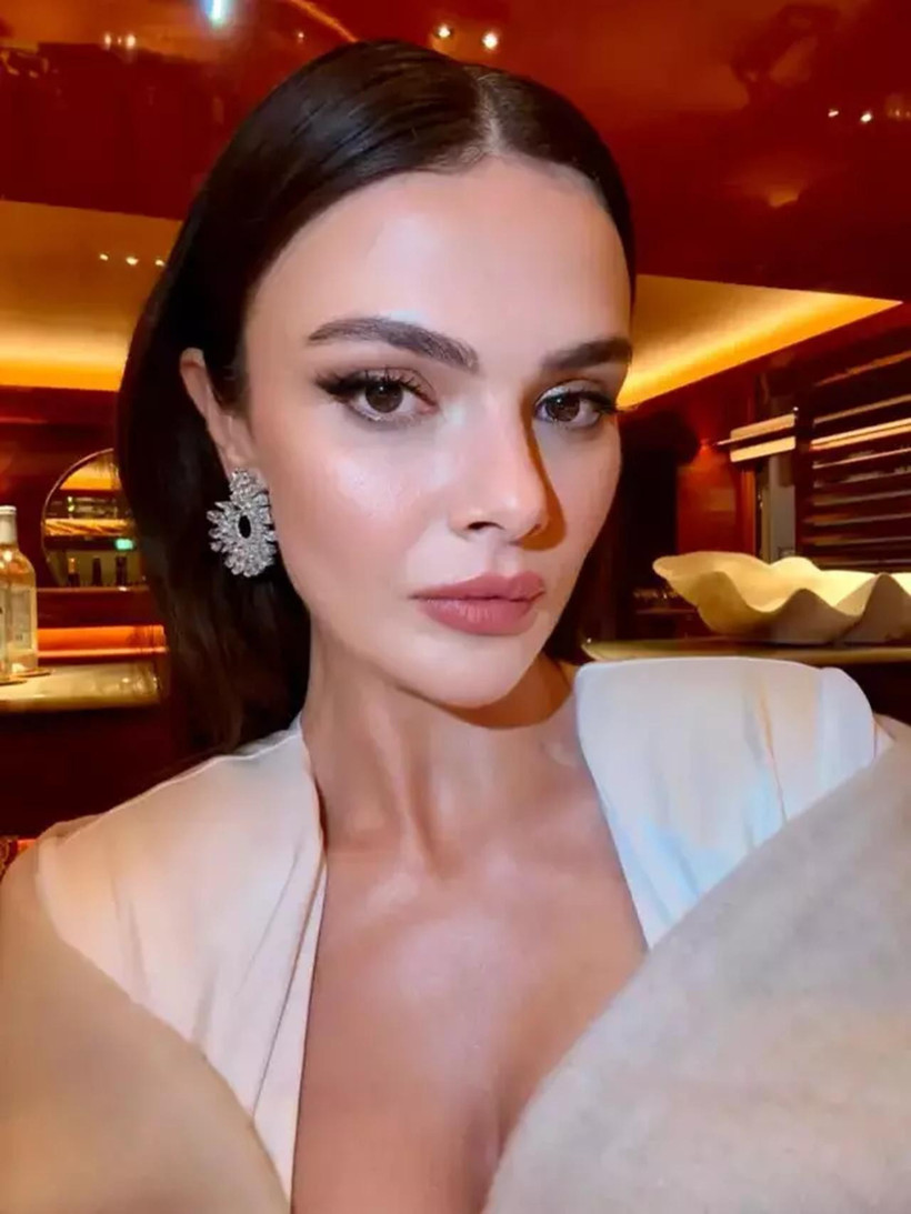 Uzak Şehir'in Alya'sından bomba paylaşım! "Arşivi karıştırdım" diyerek paylaştı - Resim : 3