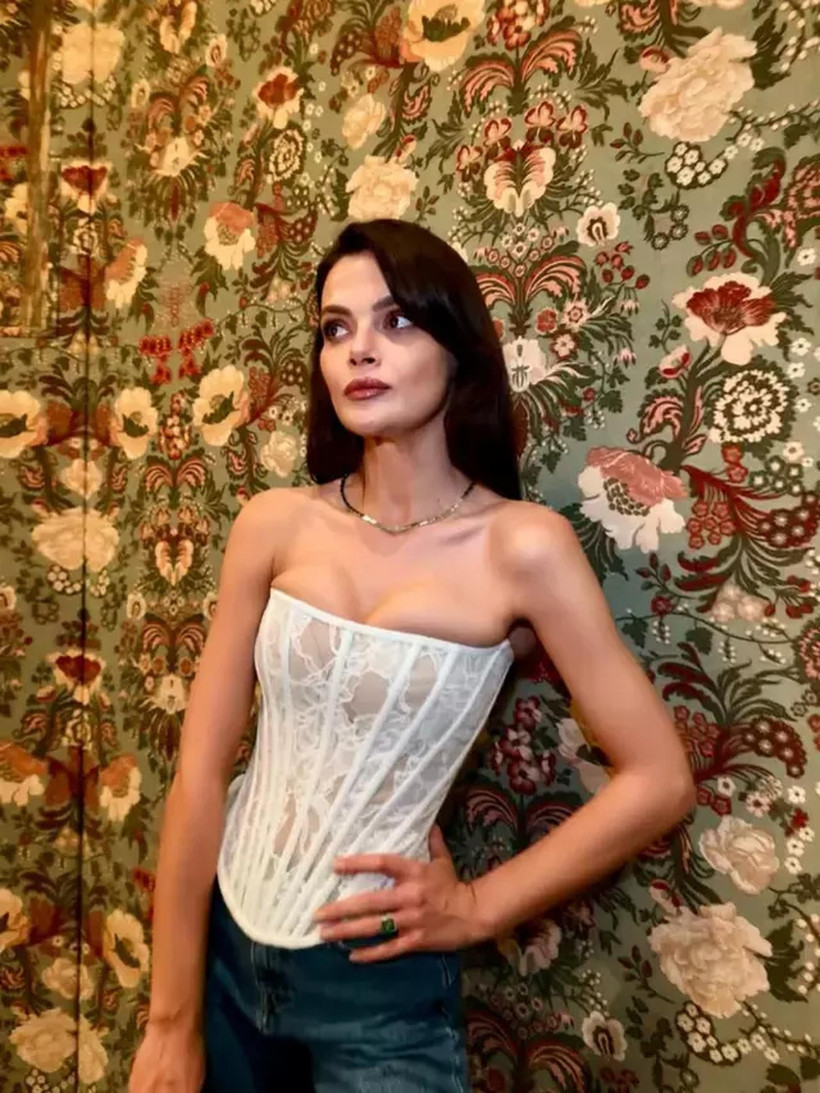 Uzak Şehir'in Alya'sından bomba paylaşım! "Arşivi karıştırdım" diyerek paylaştı - Resim : 6