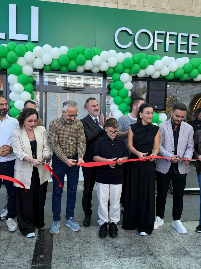10 yaşındaki girişimci Aybarshan Erkoç, kendi kahve markasını kurdu: Faralli Coffee kahve severlerin yeni rotası - Resim : 3