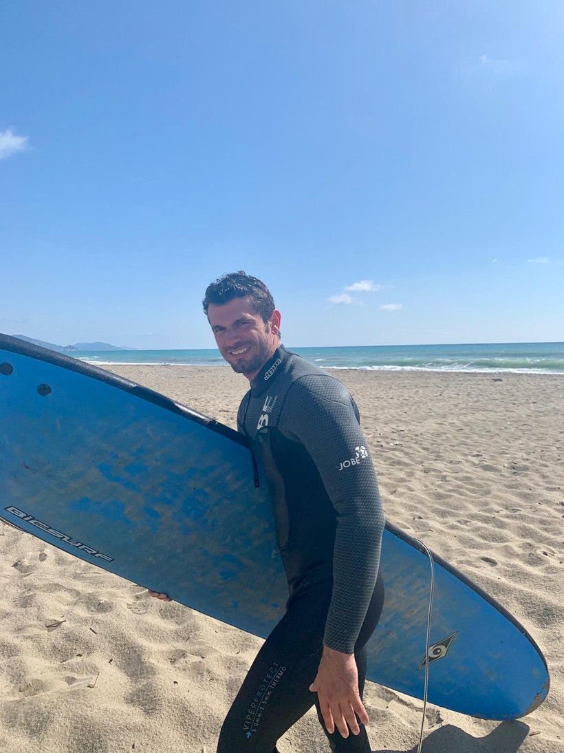 Yüzleşme dizisinin ünlü oyuncusu dalga sörfüne başladı! - Resim : 3