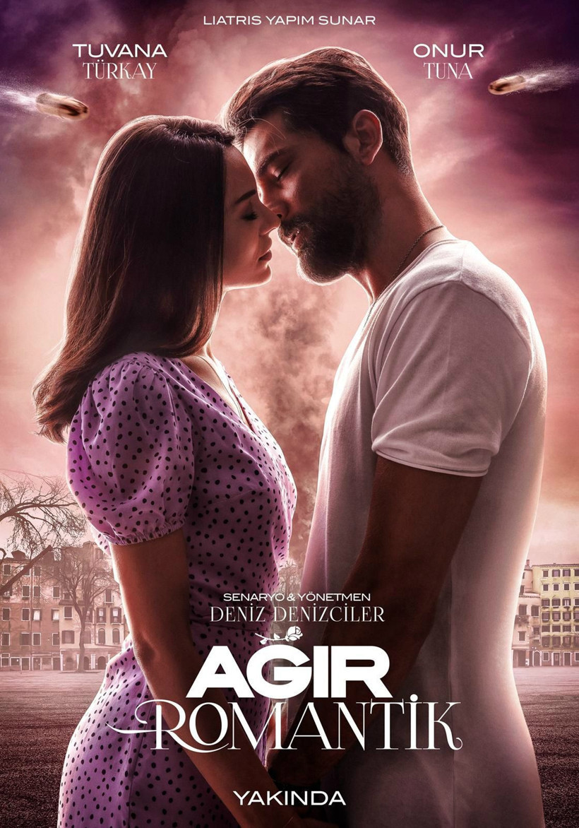 Ağır Romantik filminin afişi görücüye çıktı!