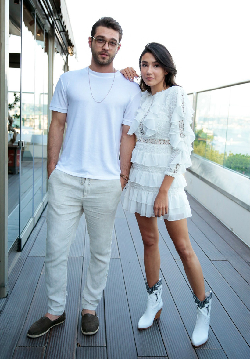 'Her Yerde Sen' ekibi ilk bölümü birlikte izledi! - Resim : 2