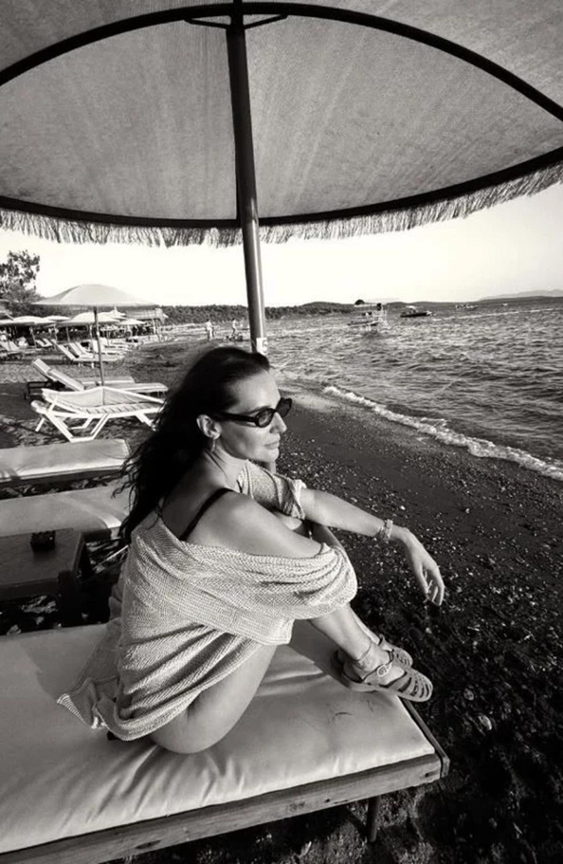 Sedef Avcı'nın iddialı pozlarına beğeni yağdı - Resim : 3