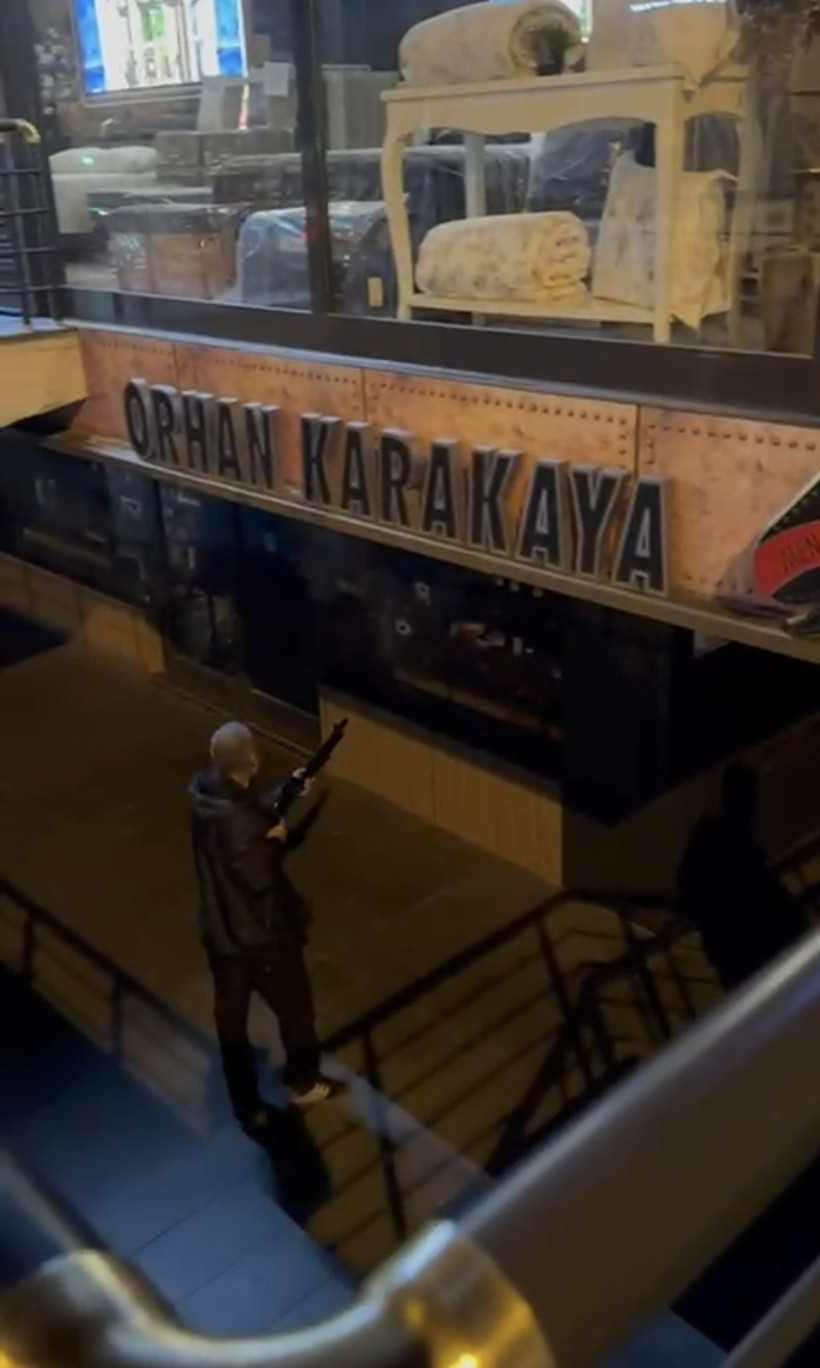 Maltepe'de dehşet! Kuaför salonuna pompalı tüfekle ateş açtı - Resim : 2