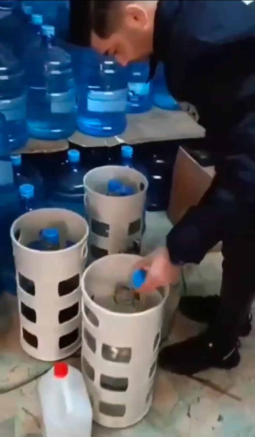 İstanbul'da sahte içki ölümleri artarken Beyoğlu'nda sucu dükkanında akılalmaz görüntü